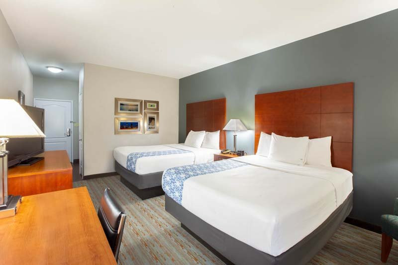 La Quinta Inn & Suites by Wyndham Cleveland TX主图