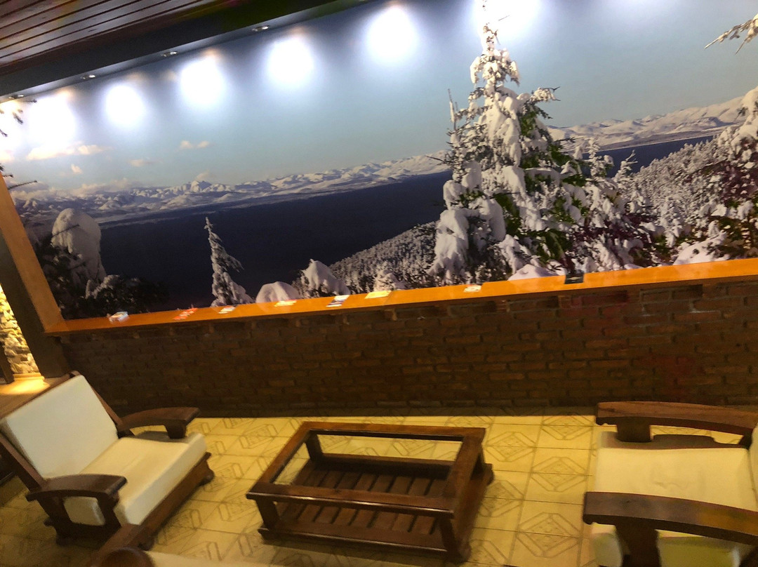 巴里洛切凯煌酒店主图