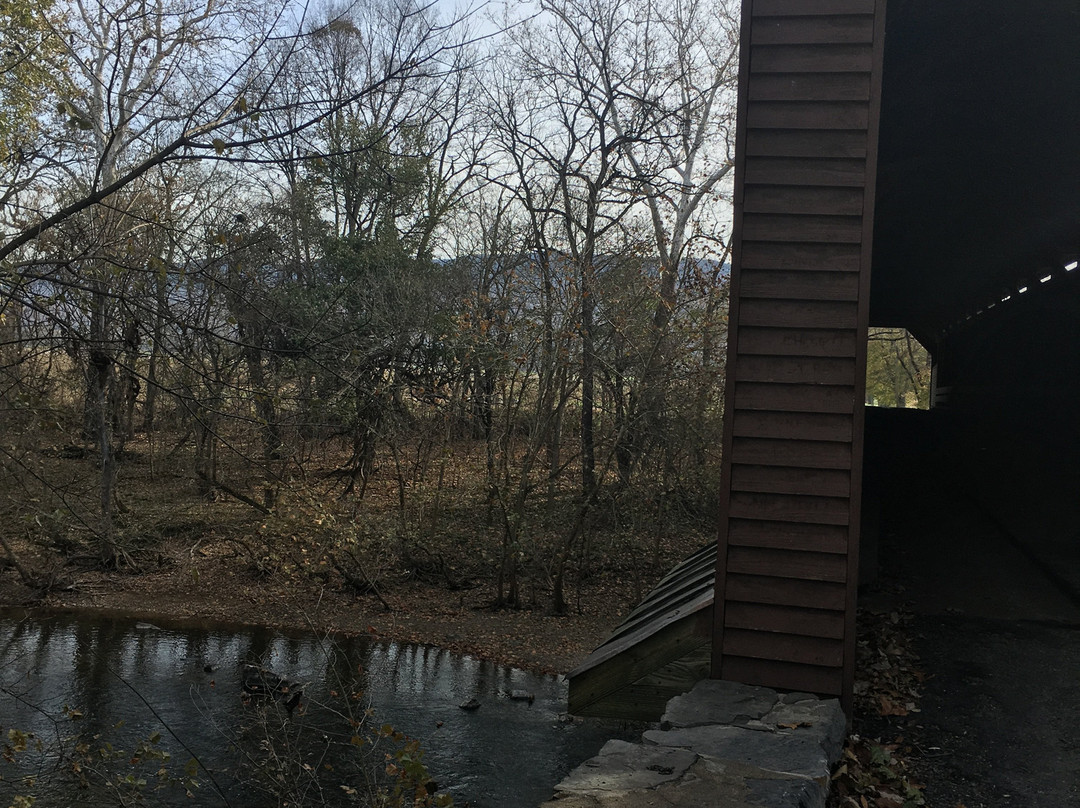 Meems Bottom Covered Bridge-Mount Jackson必去景点
