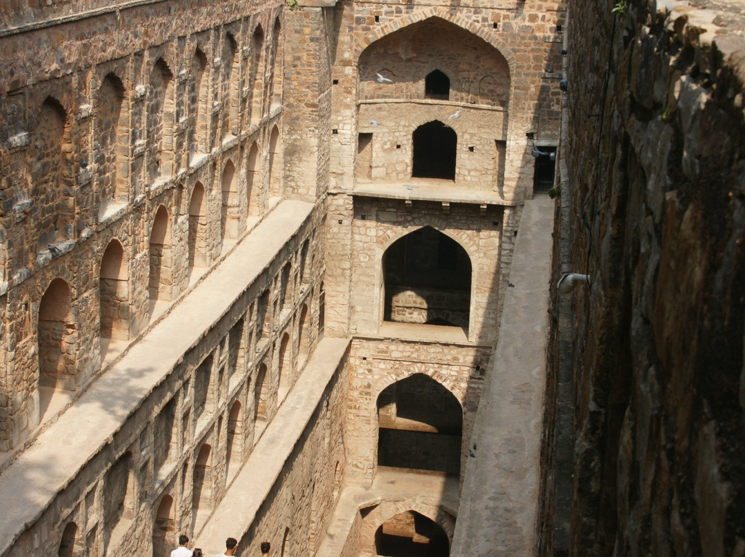 Rajon Ki Baoli-新德里必去景点