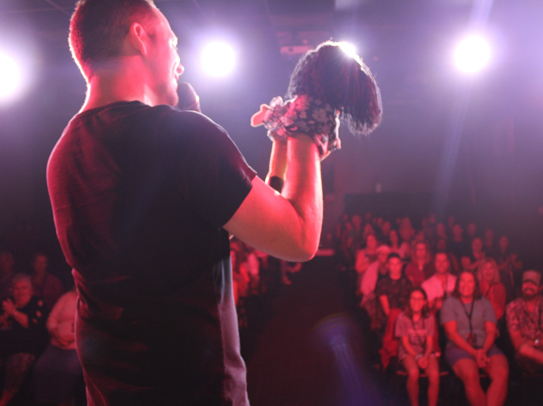 Brandon Styles Live Theater & Magic Shop at OWA-弗利必去景点