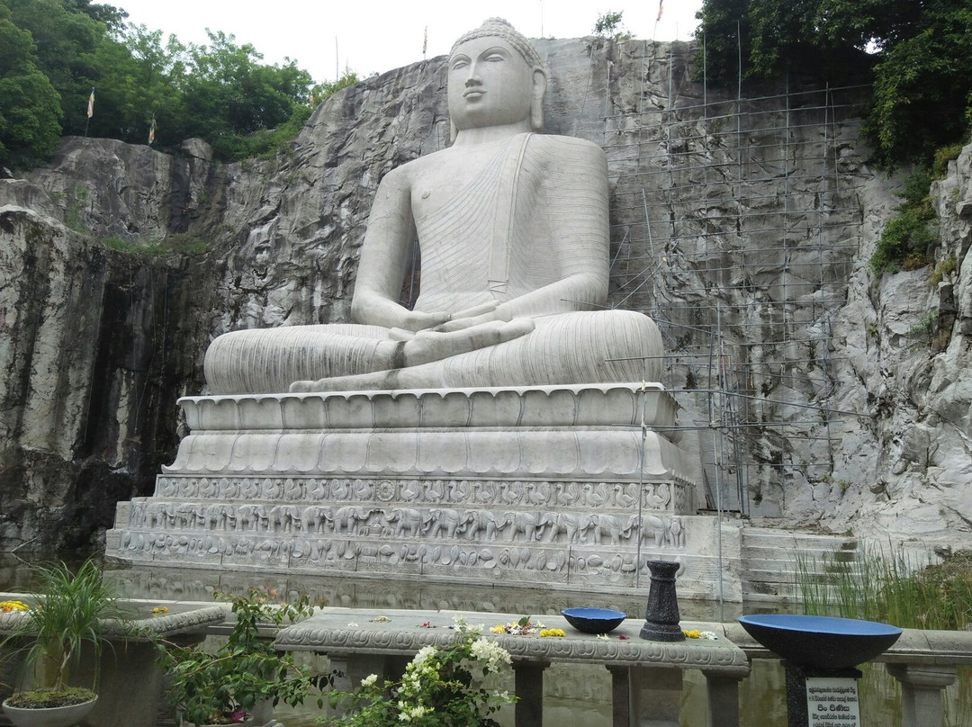 World's tallest granite Samadhi Buddha statue in Kurunegala景点图片