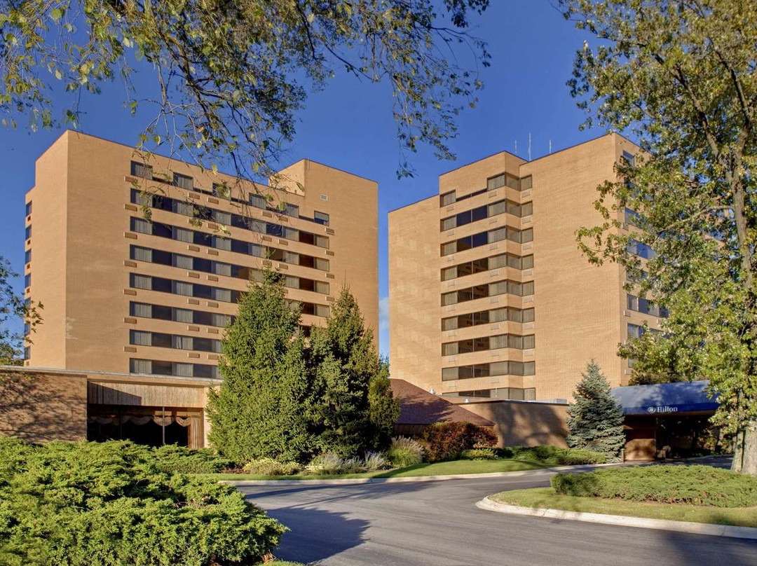 布鲁克希尔顿酒店主图