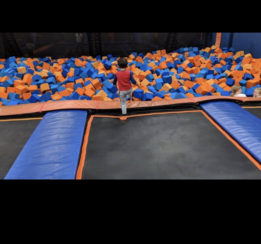 Sky Zone Trampoline Park景点图片