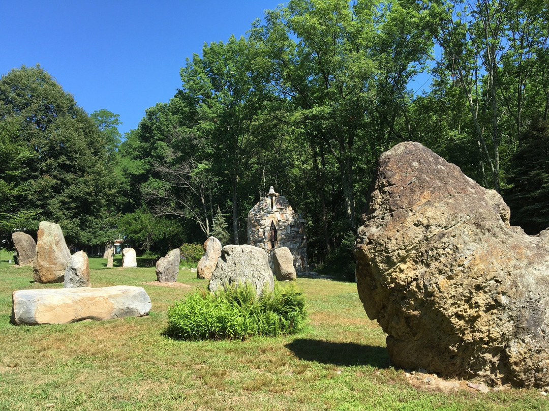 Columcille Megalith Park景点图片