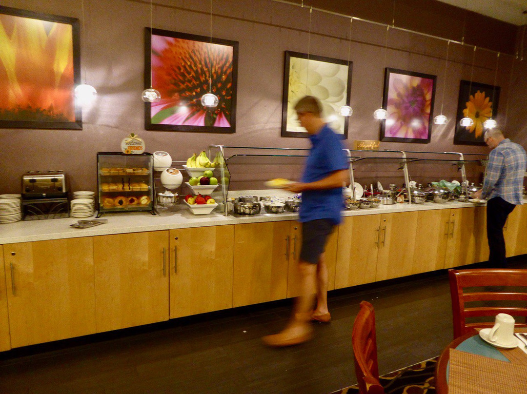 威尔克斯巴里假日酒店主图