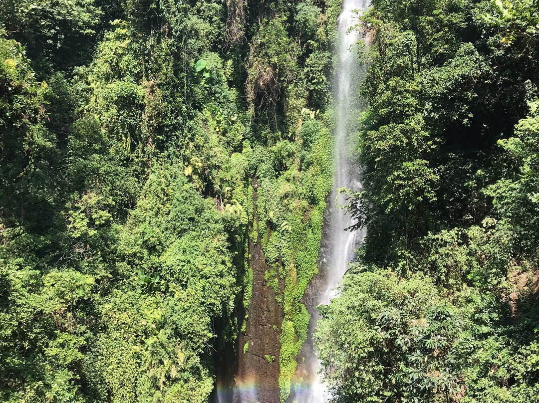 Putuk Truno Waterfall景点图片