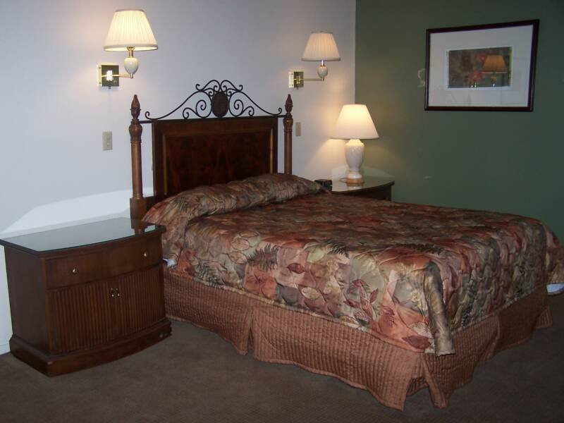 Clover Creek Inn主图