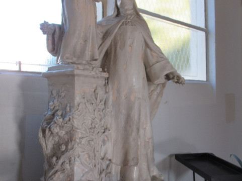 Eglise Notre Dame-布朗梅尼尔必去景点