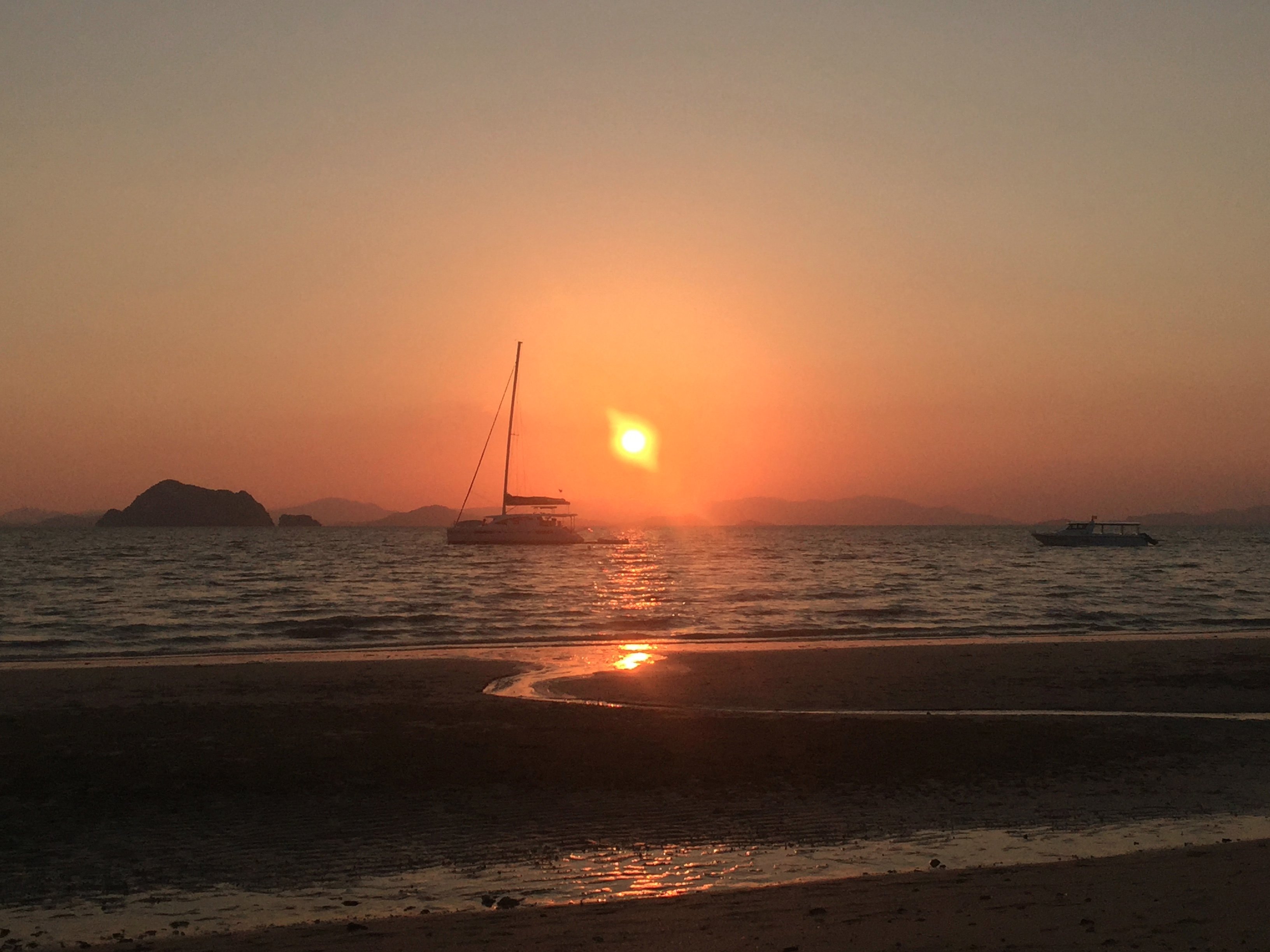 Boodsarin Hotel.-泳池