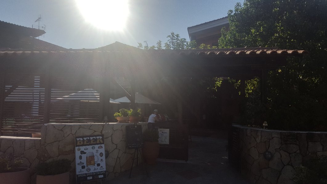 阿蒙花园酒店主图