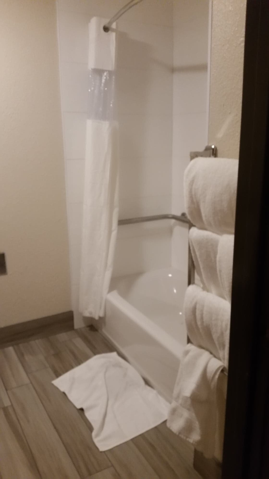 La Quinta Inn & Suites by Wyndham Grants Pass-浴室