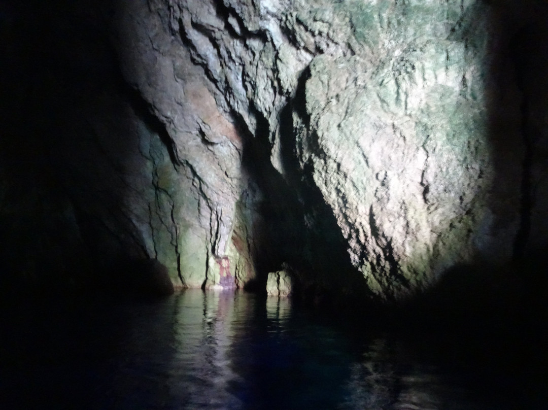 Green Cave景点图片