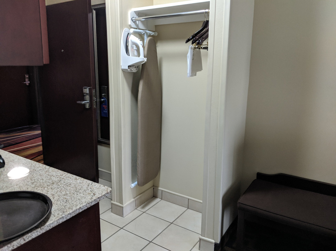 Holiday Inn Express & Suites Salina主图