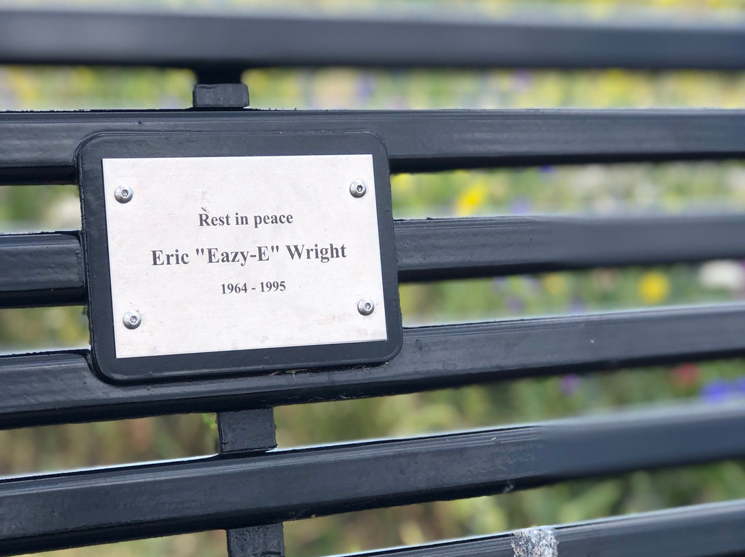 Eazy-E Memorial Bench景点图片
