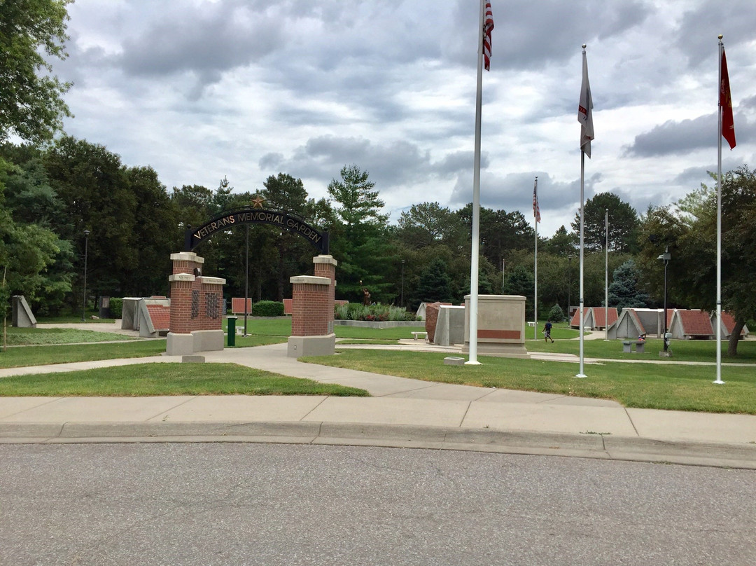 Veterans Memorial Garden景点图片