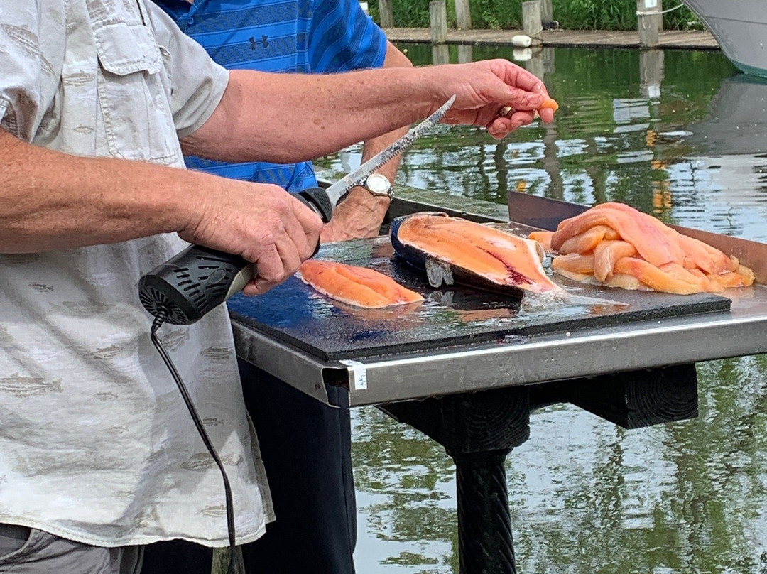 Reel Fun Fishing Charters-特拉弗斯城必去景点