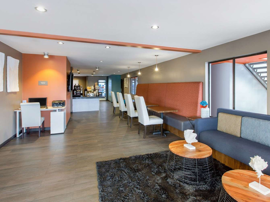 BLVD Hotel Costa Mesa主图