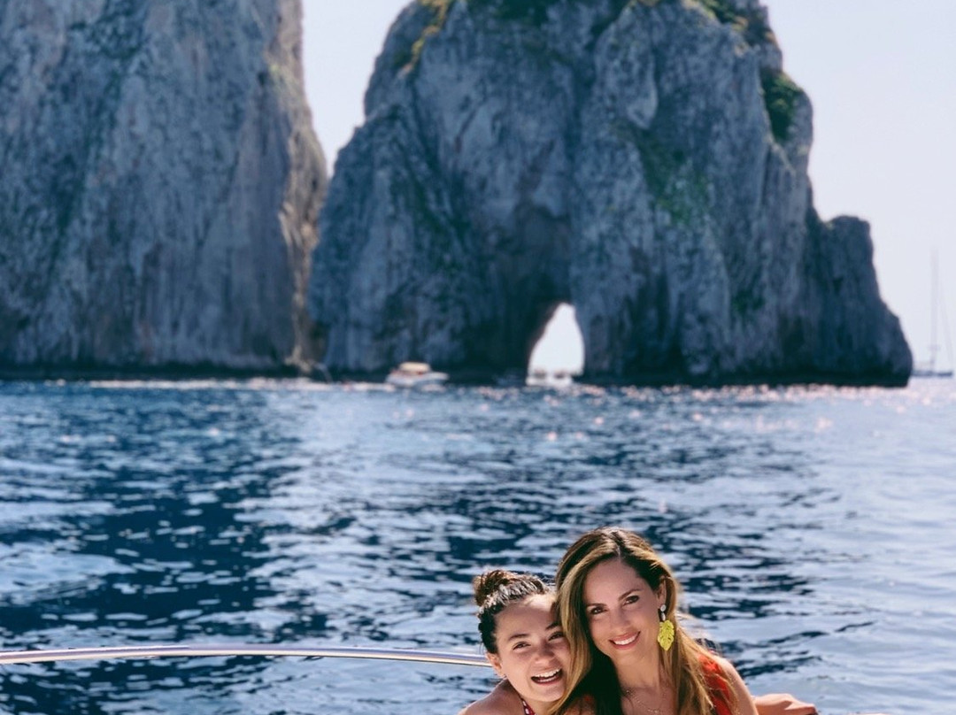 Ischia Charter Boat-伊斯基亚必去景点