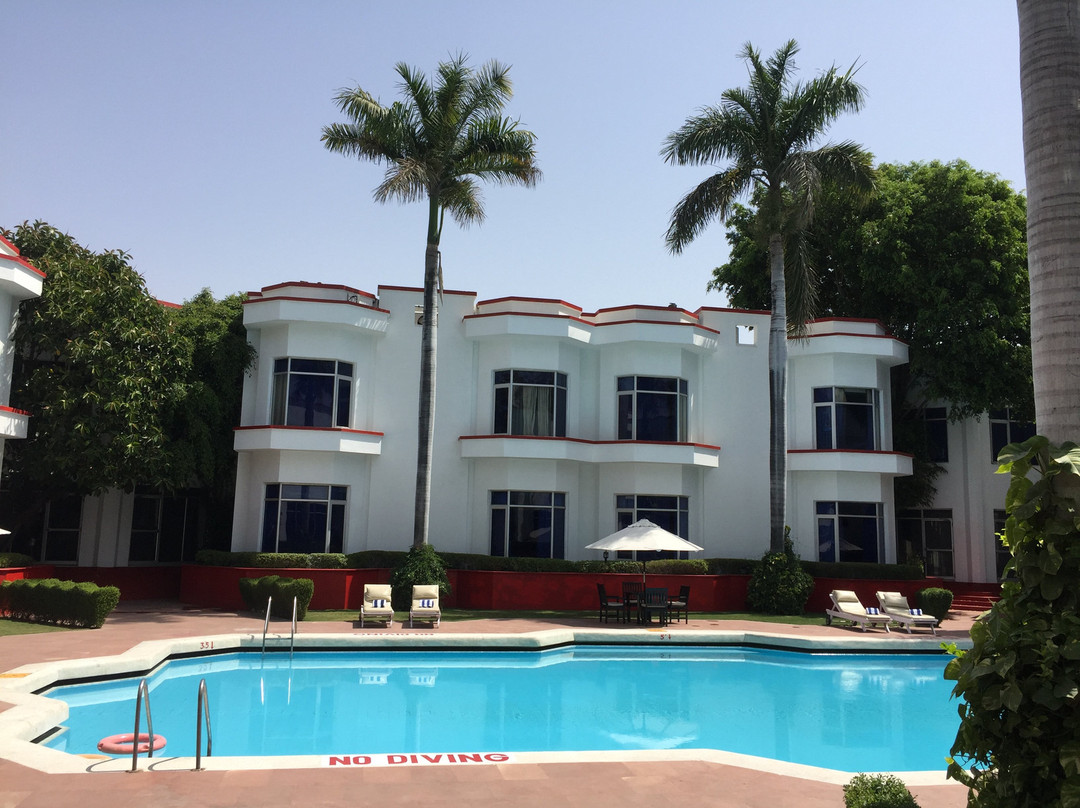 华美达克久拉霍酒店主图