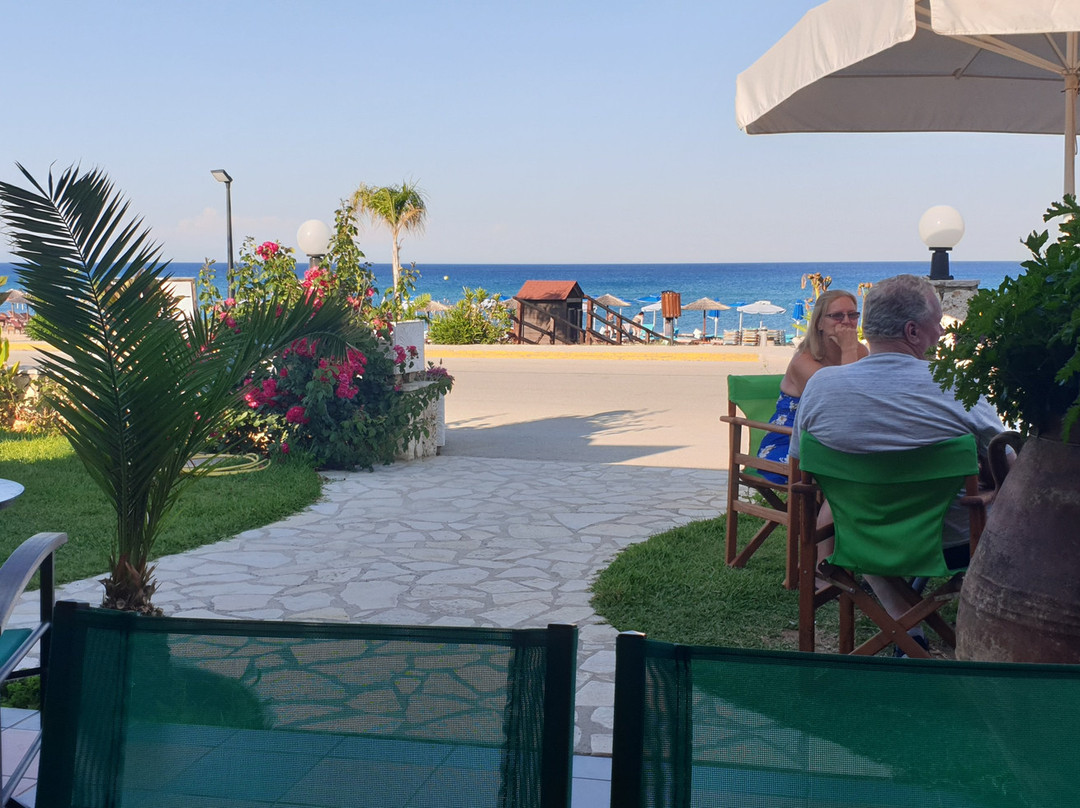 Tara Beach Hotel主图