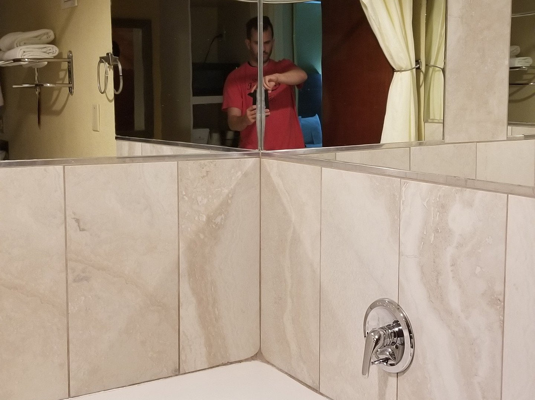 黎巴嫩华美达旅馆及套房酒店主图