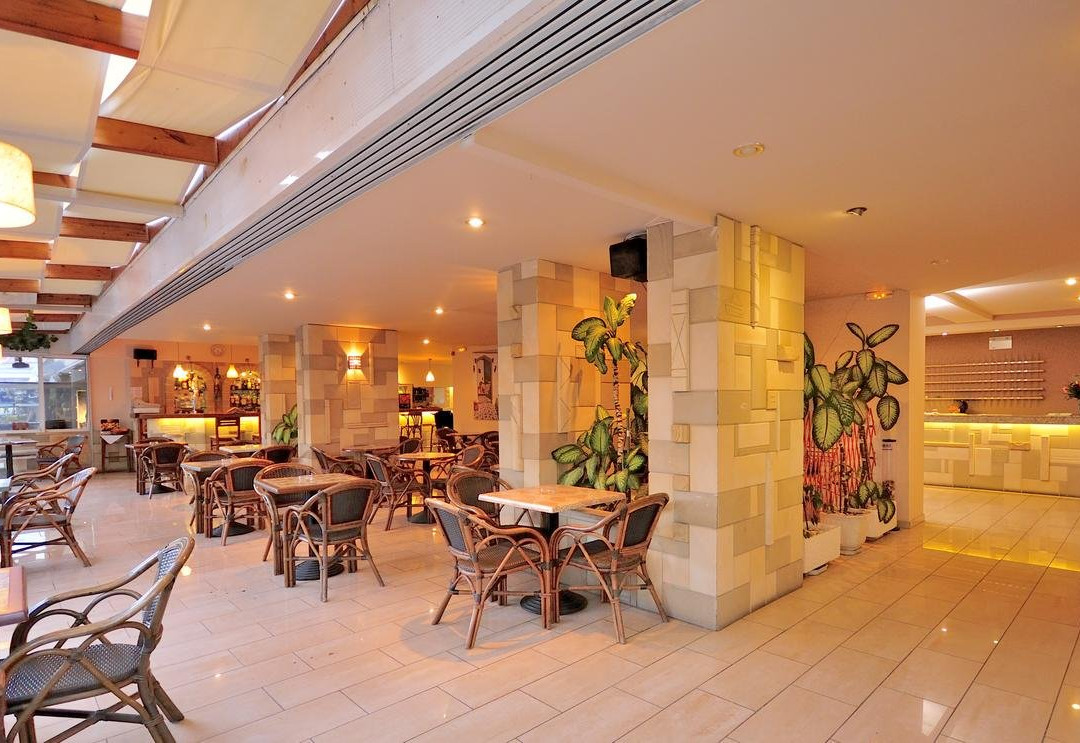 Carina Restaurant Bar