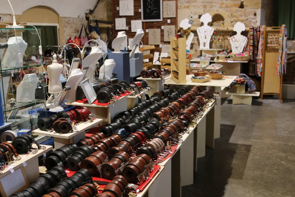 Galerie Artisanale et Gourmande-Cormatin必去景点