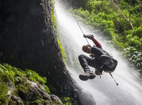 Azores Epic Adventures-蓬塔德尔加达必去景点