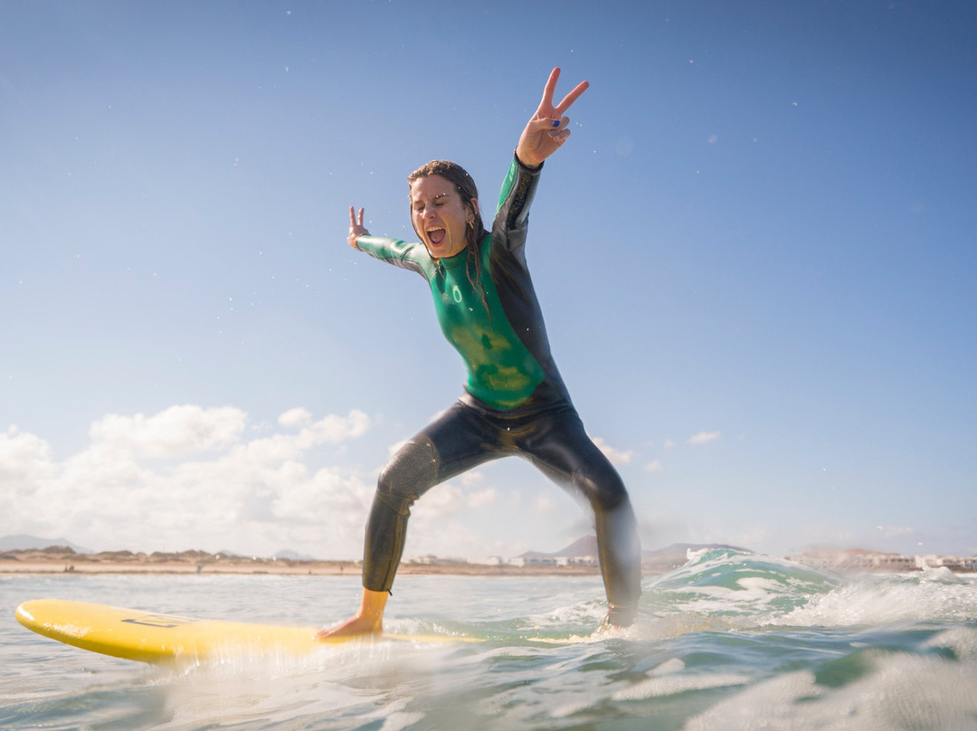 Lanzarote Surf School-Caleta de Famara必去景点