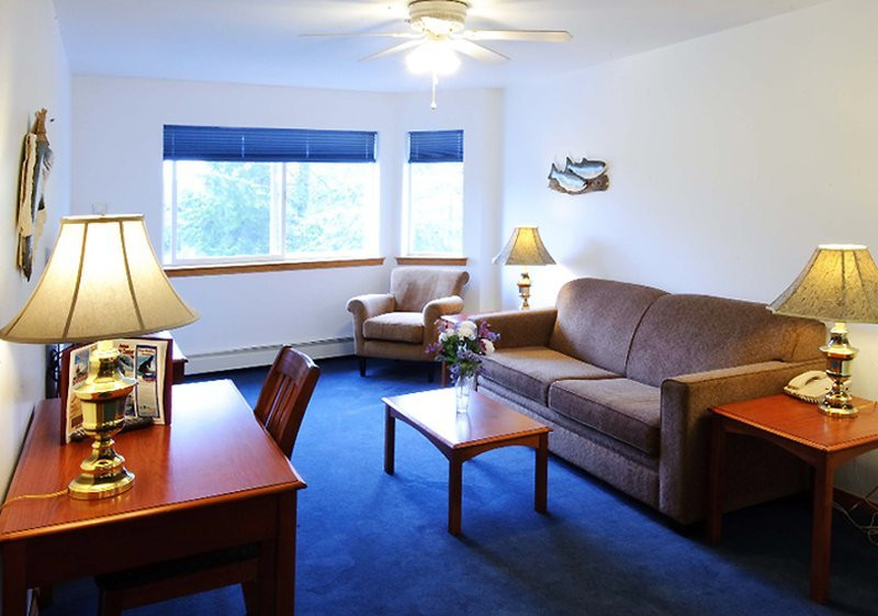 弗伦提尔套房机场酒店主图