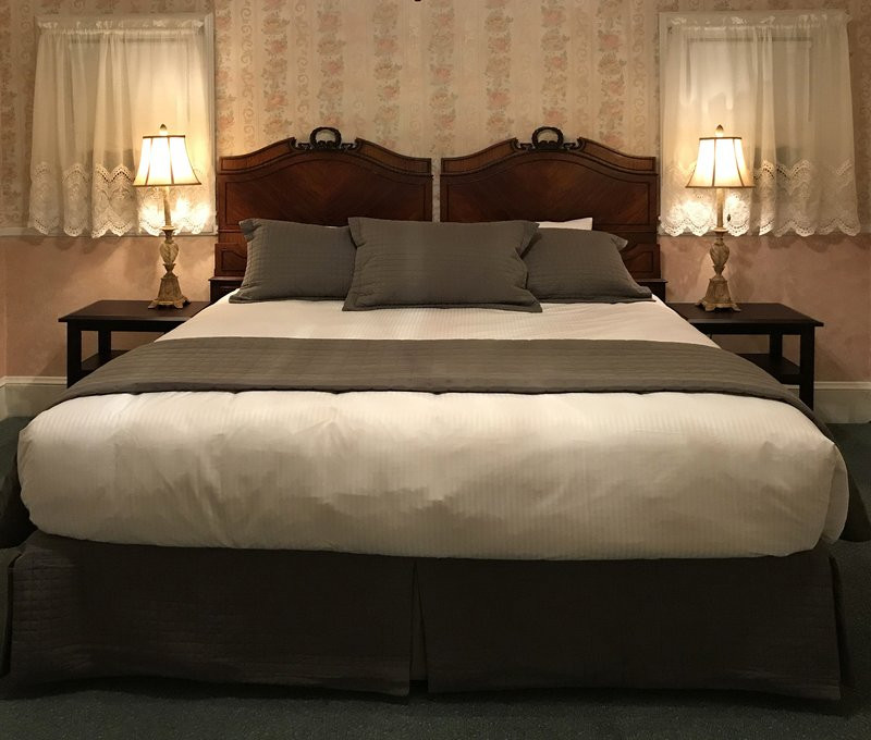 Larch Pine Inn Bed & Breakfast主图