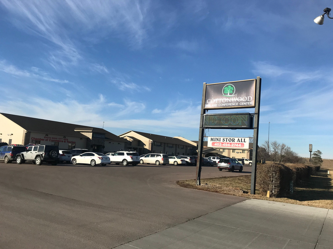 Cottonwood Inn and Conference Center主图