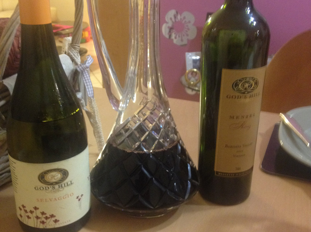God's Hill Wines & Ennia Cucina景点图片
