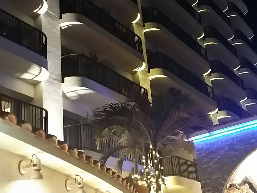 那霸海滩边酒店主图