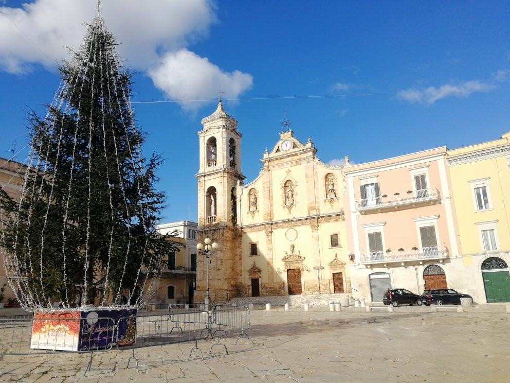 Toritto旅游景点-Piazza Santa Croce