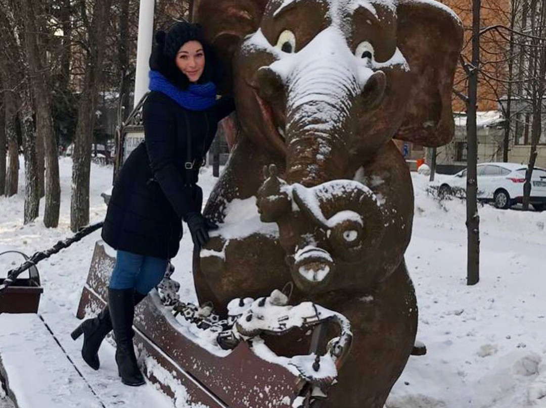Sculpture From the Smile景点图片