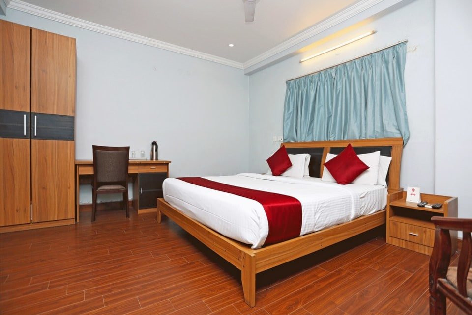 OYO 7552 Hotel Sky Grand
