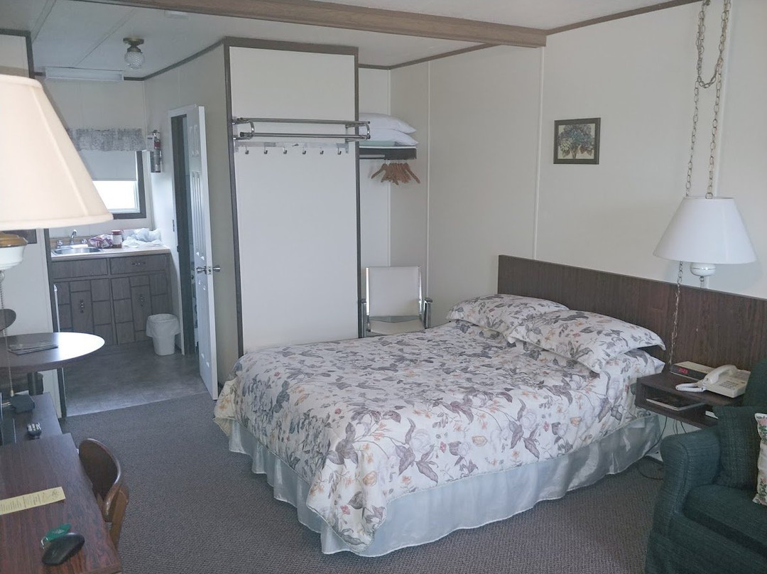 Adams Goldens Acres Motel主图