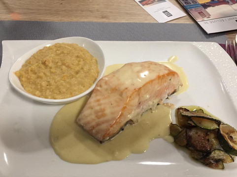 爱客鲁司 34 酒店主图