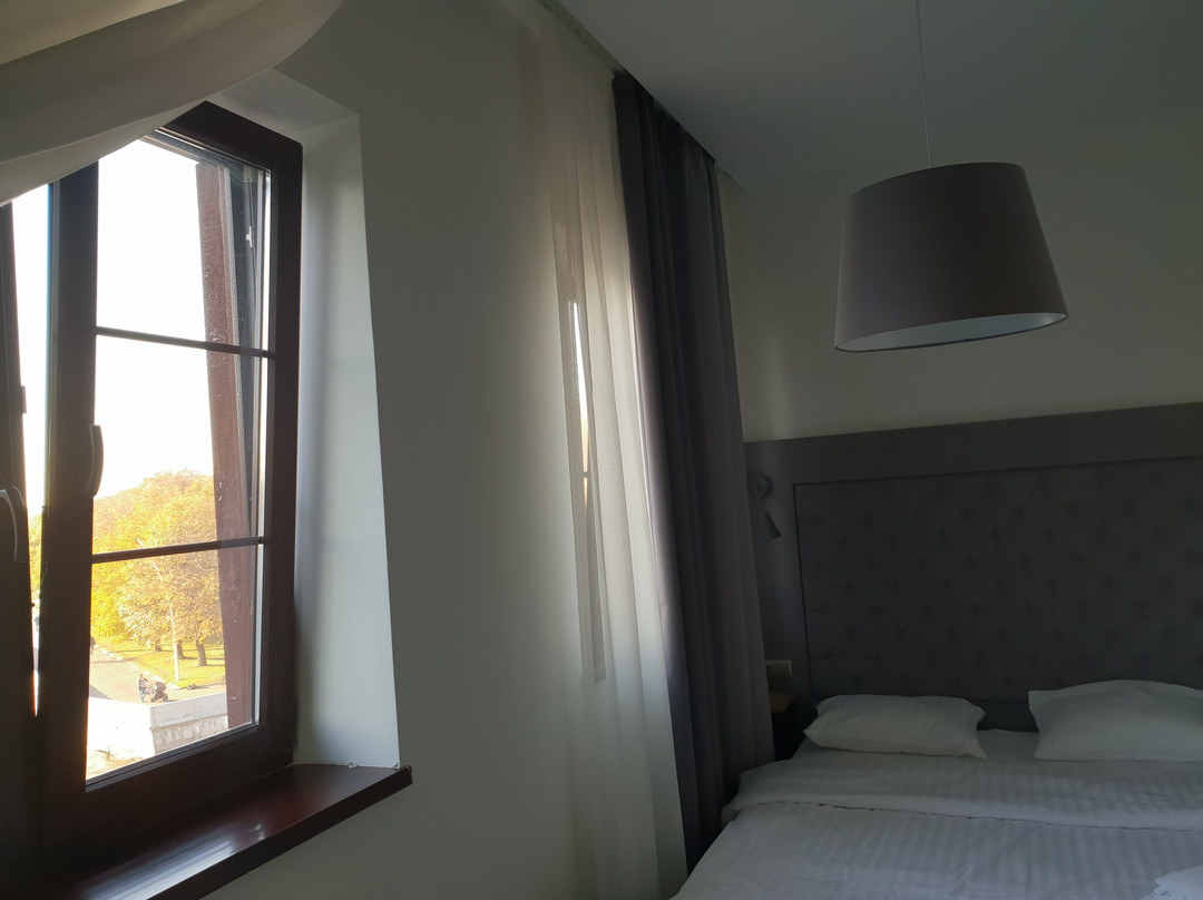 Honey Bridge Hotel主图