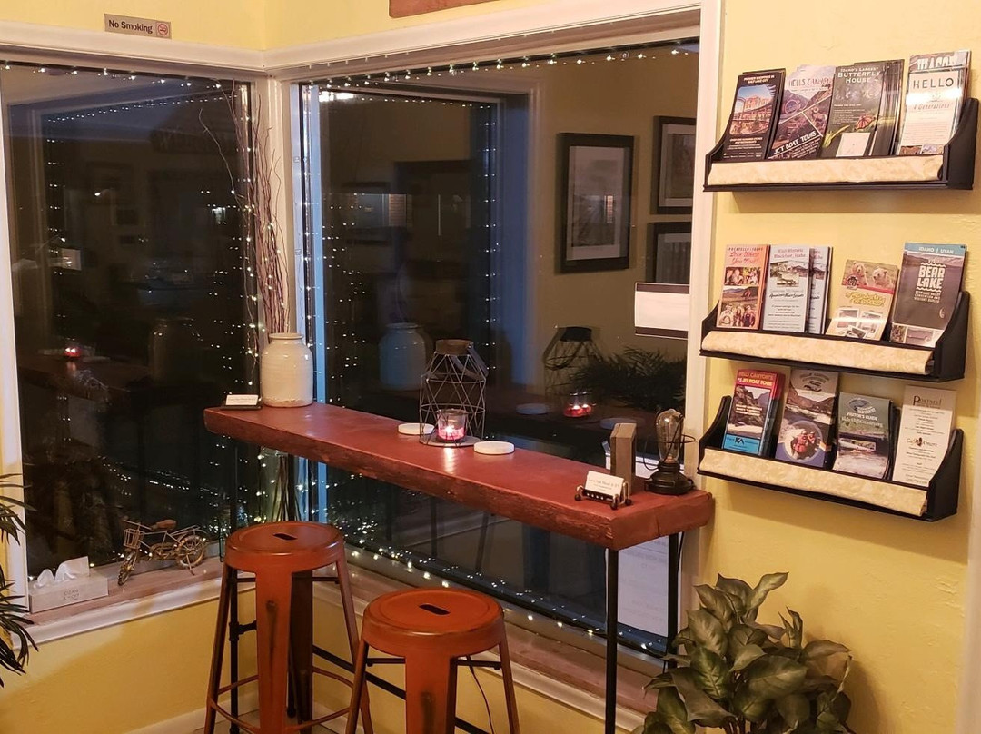 Lava Spa Motel & RV Park主图