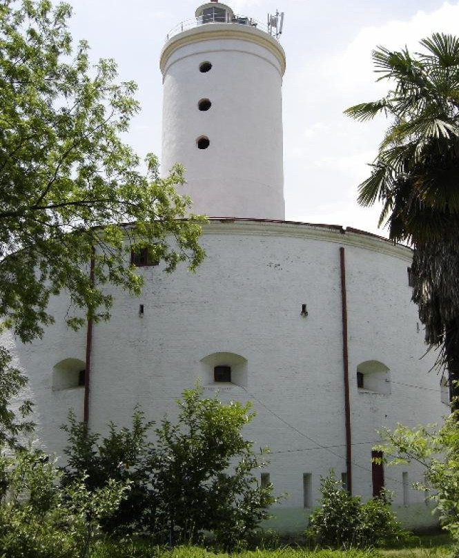 Mayak (Lighthouse)景点图片