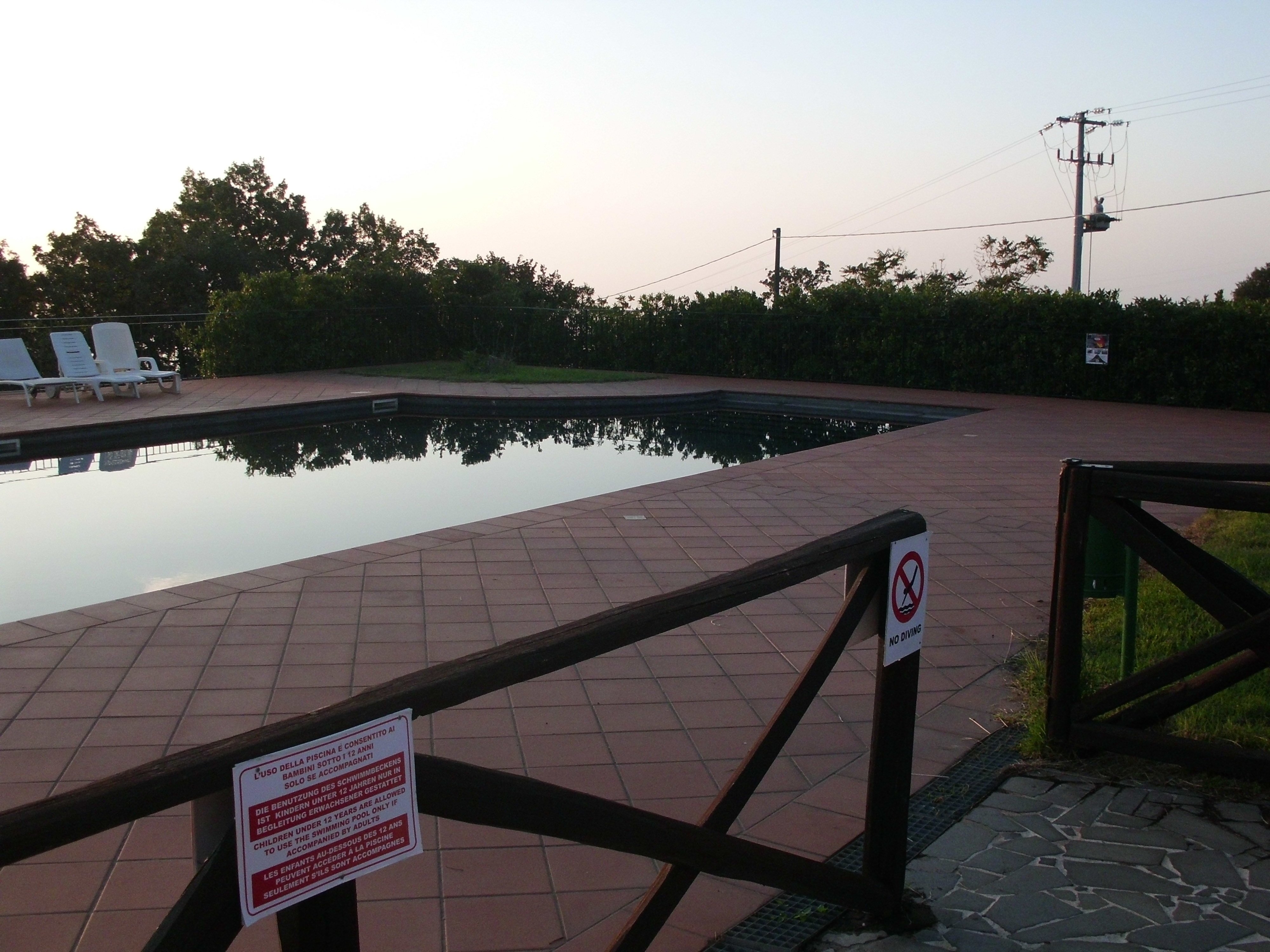 Le Case Del Merlo Turismo Rurale-泳池