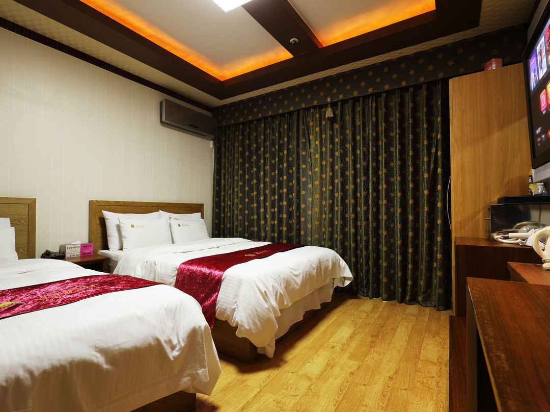 本昵客雅Top酒店主图