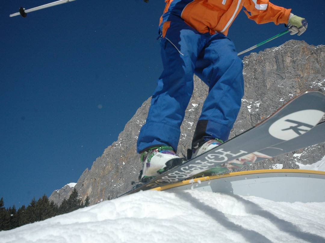 Skischule & Skiverleih Total景点图片