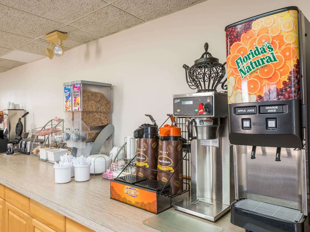 Super 8 by Wyndham Miamisburg Dayton S Area OH主图