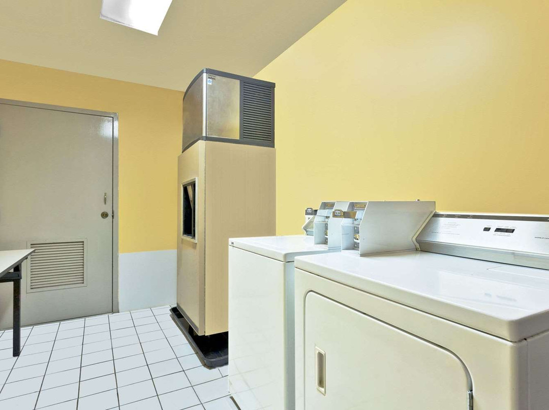 Super 8 by Wyndham Franklin Hwy 31主图