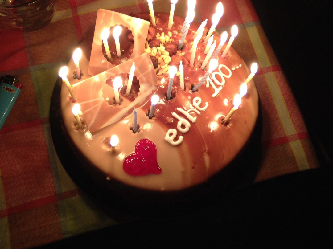 Rreth餐馆和美食-Pasticeri Mimoza