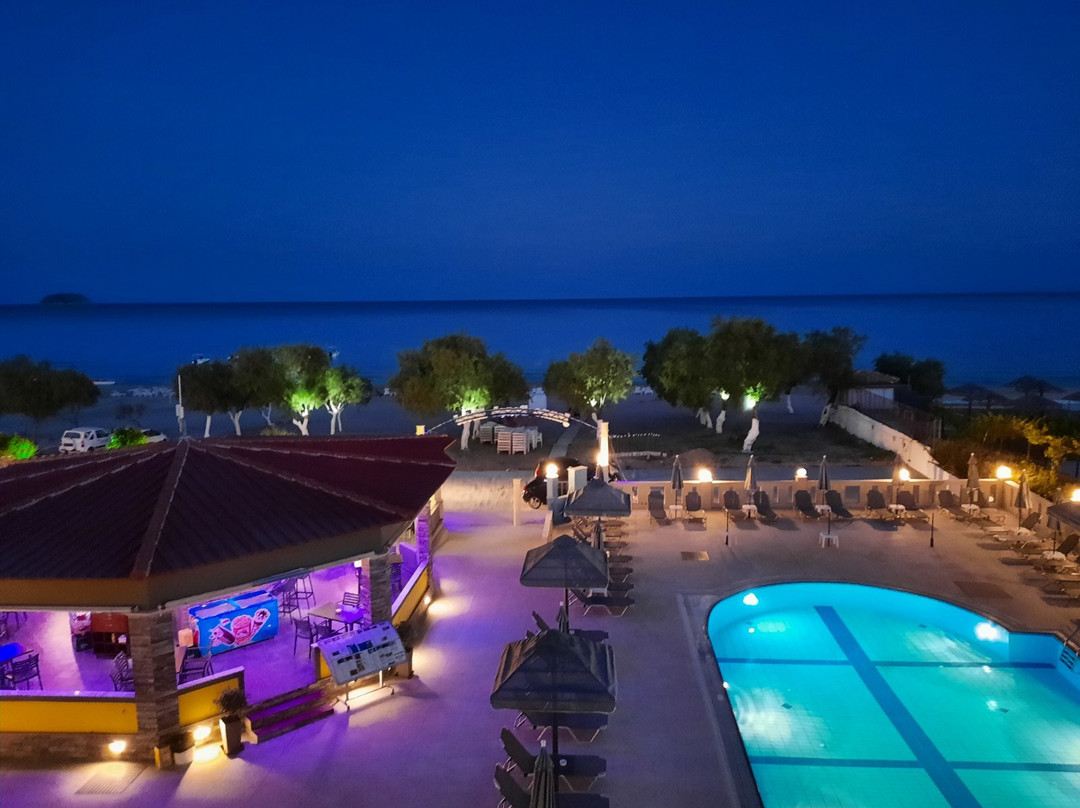 Janno Beach Hotel
